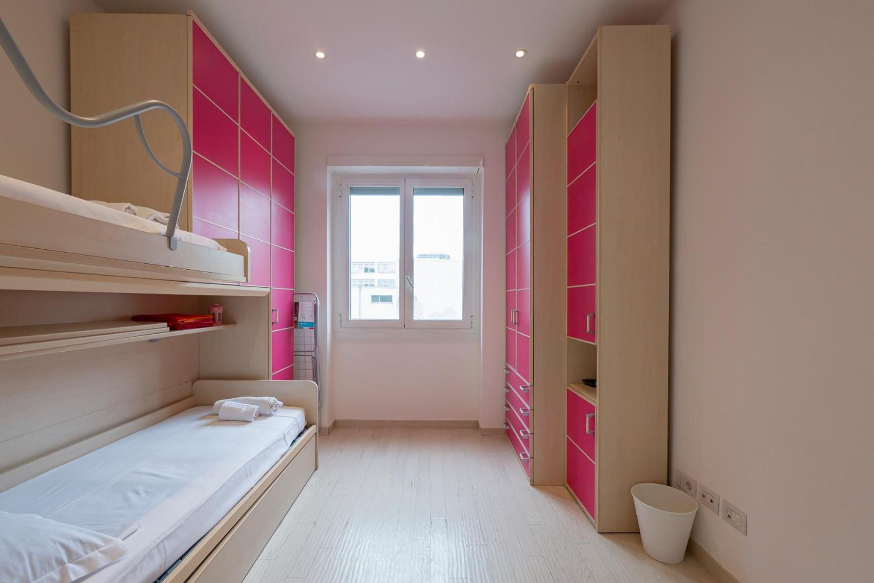 Ihost - Tito Livio 20 * Mailand